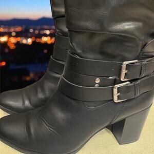 Women's Size 9 BONGO Vegan Leather Heeled Black Biker Strap Boots in EUC